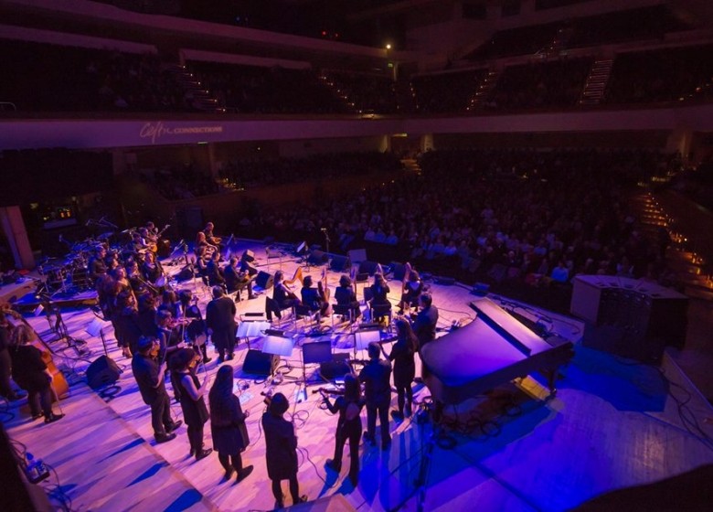 A Orquestra Folk SonDeSeu en cocerto. 8/OUT Narón. 9/OUT Lugo.