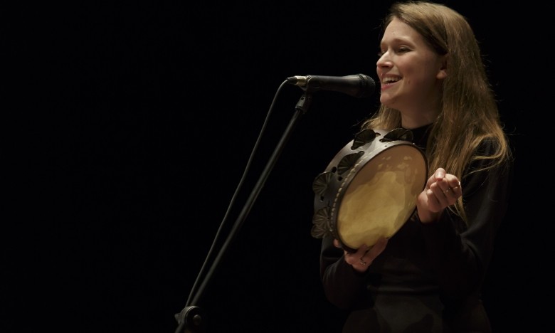 Carme López, a mestra de canto da ETRAD, Premio Martín Códax 2024 na categoría de Música Contemporánea.