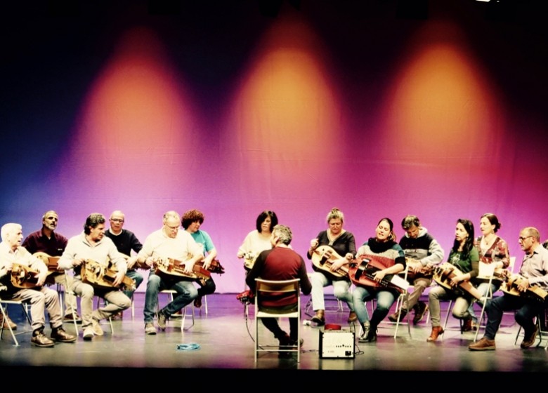 A Banda de Zanfonas da ETRAD  no CVC de Valadares. 15/03/20. Desde as 18:45 concerto dentro do ciclo A música tradicional Re-vista.