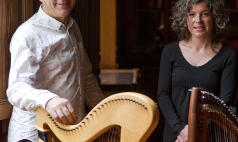 GALAXIA ETRAD. Bea Martínez e Rodrigo Romaní publican ILLAS, un EP con tres paisaxes sonoras dende a óptica da arpa céltica.